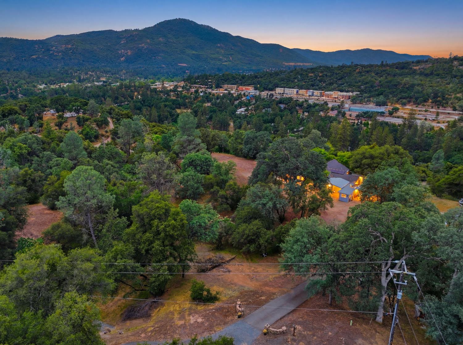 40872 Big Oak Flat Rd N, Oakhurst, CA 93644