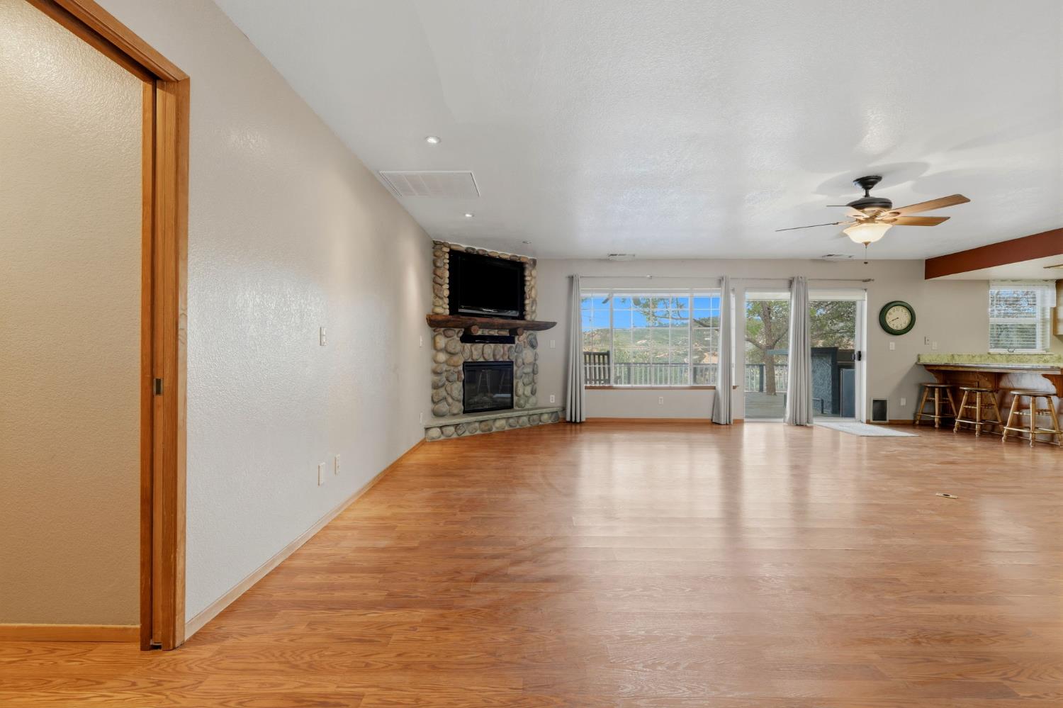 40872 Big Oak Flat Rd N, Oakhurst, CA 93644