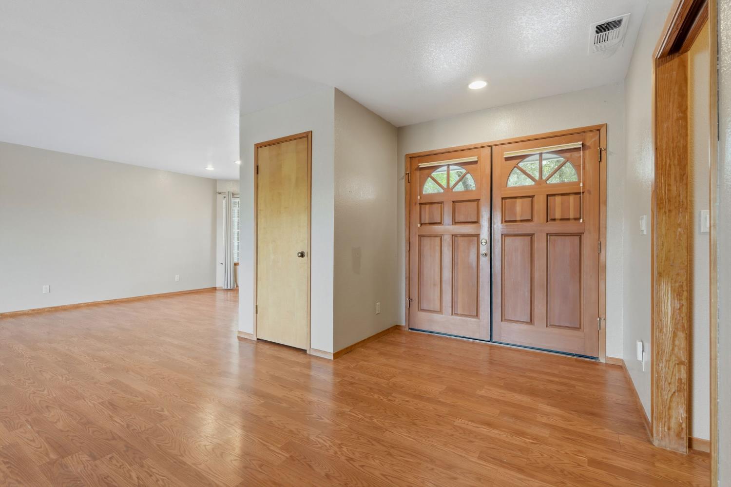 40872 Big Oak Flat Rd N, Oakhurst, CA 93644