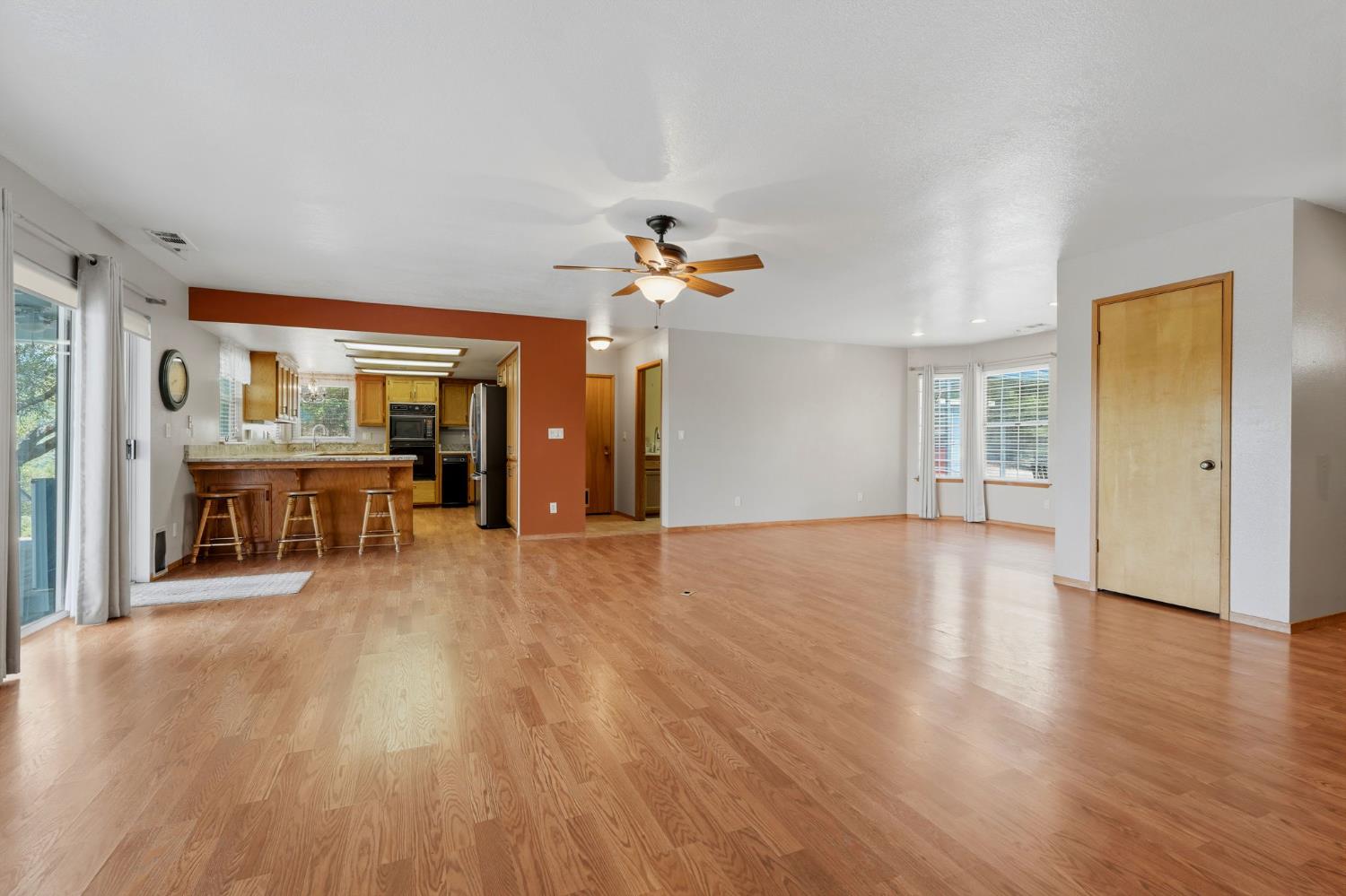 40872 Big Oak Flat Rd N, Oakhurst, CA 93644