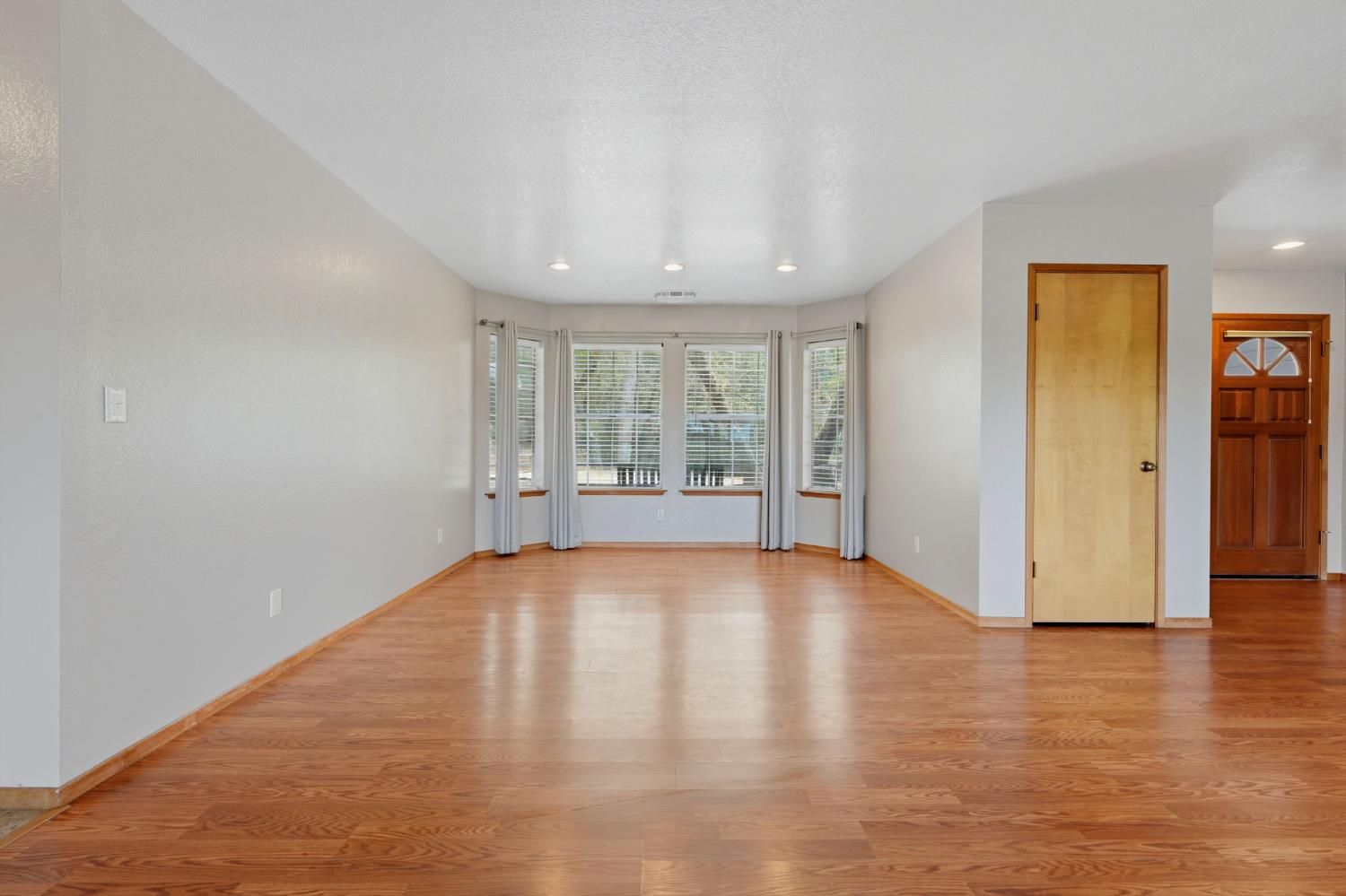 40872 Big Oak Flat Rd N, Oakhurst, CA 93644