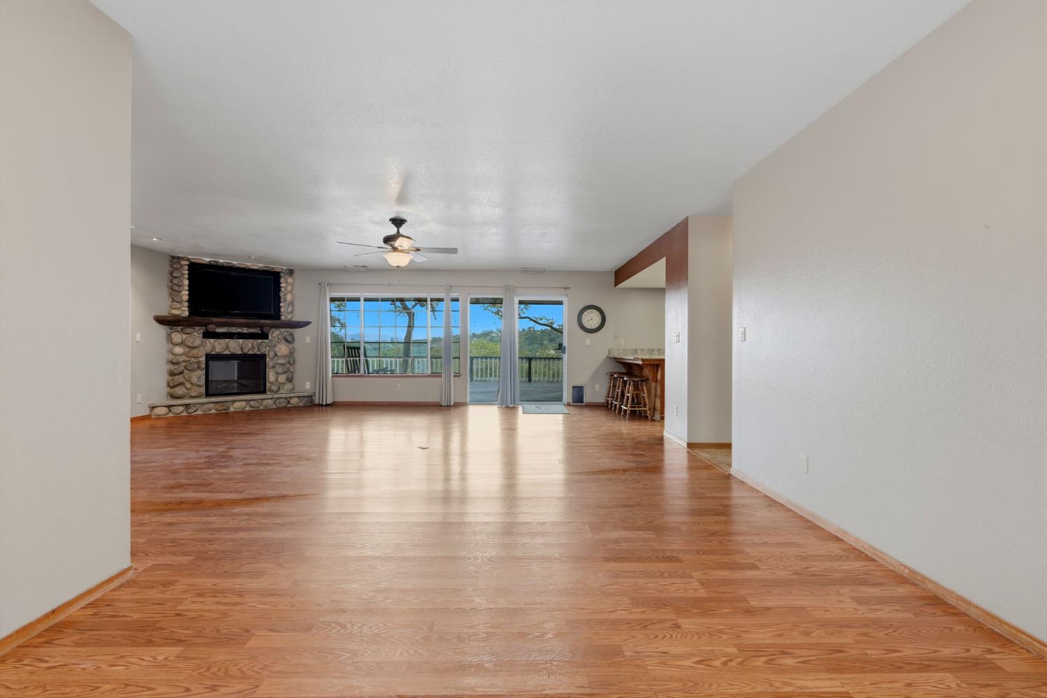 40872 Big Oak Flat Rd N, Oakhurst, CA 93644