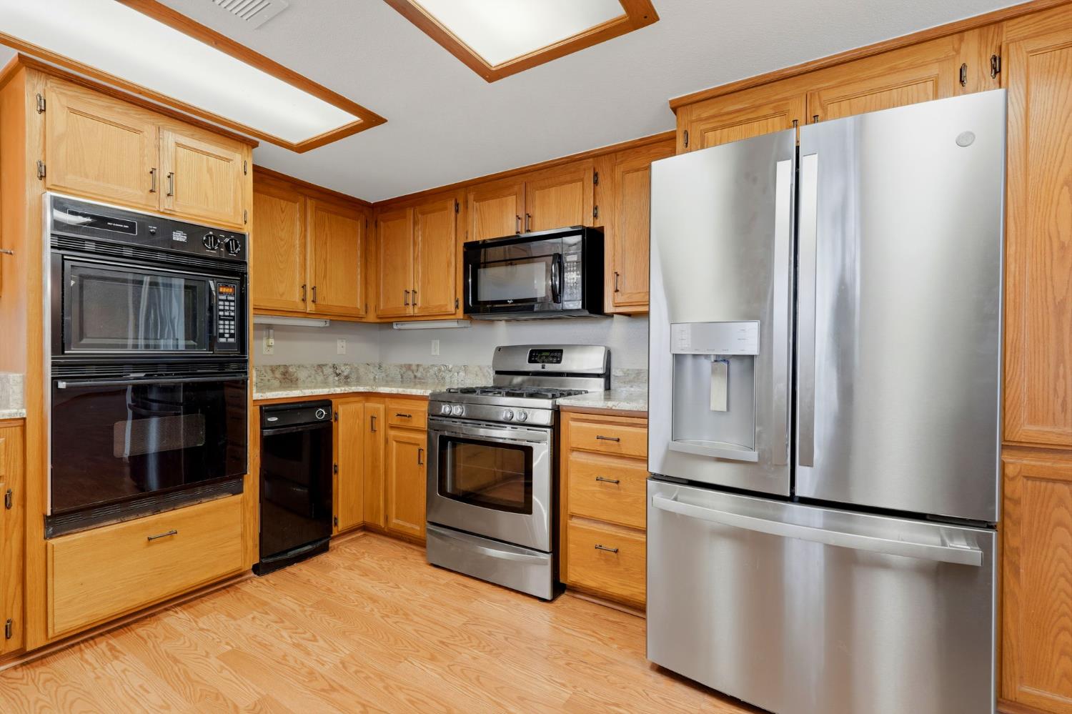 40872 Big Oak Flat Rd N, Oakhurst, CA 93644
