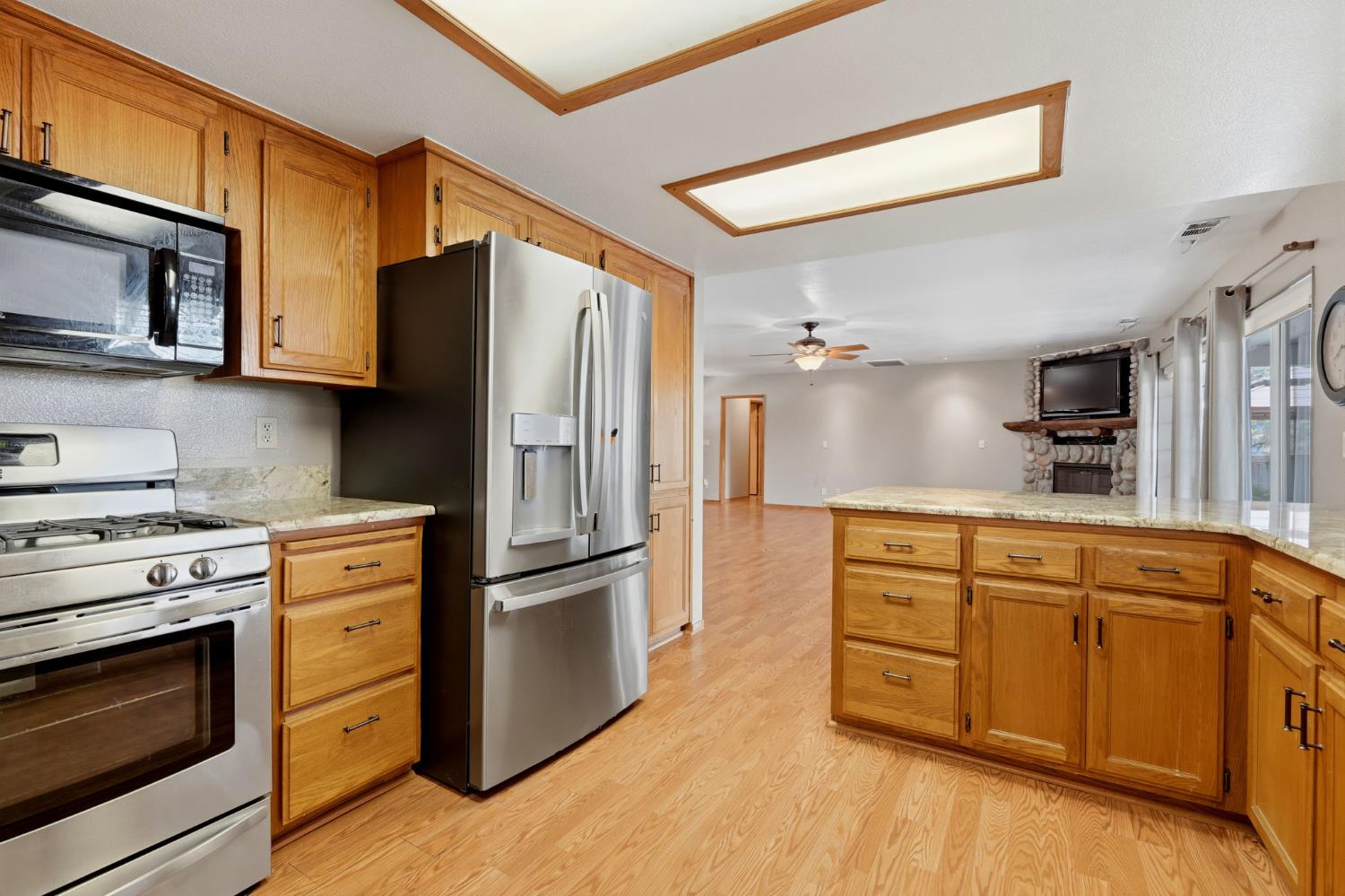 40872 Big Oak Flat Rd N, Oakhurst, CA 93644