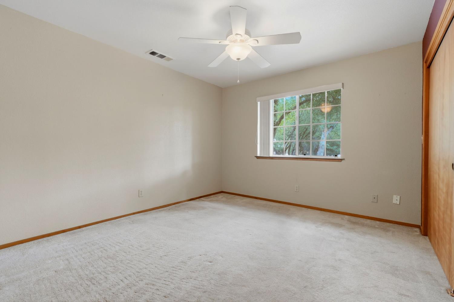40872 Big Oak Flat Rd N, Oakhurst, CA 93644