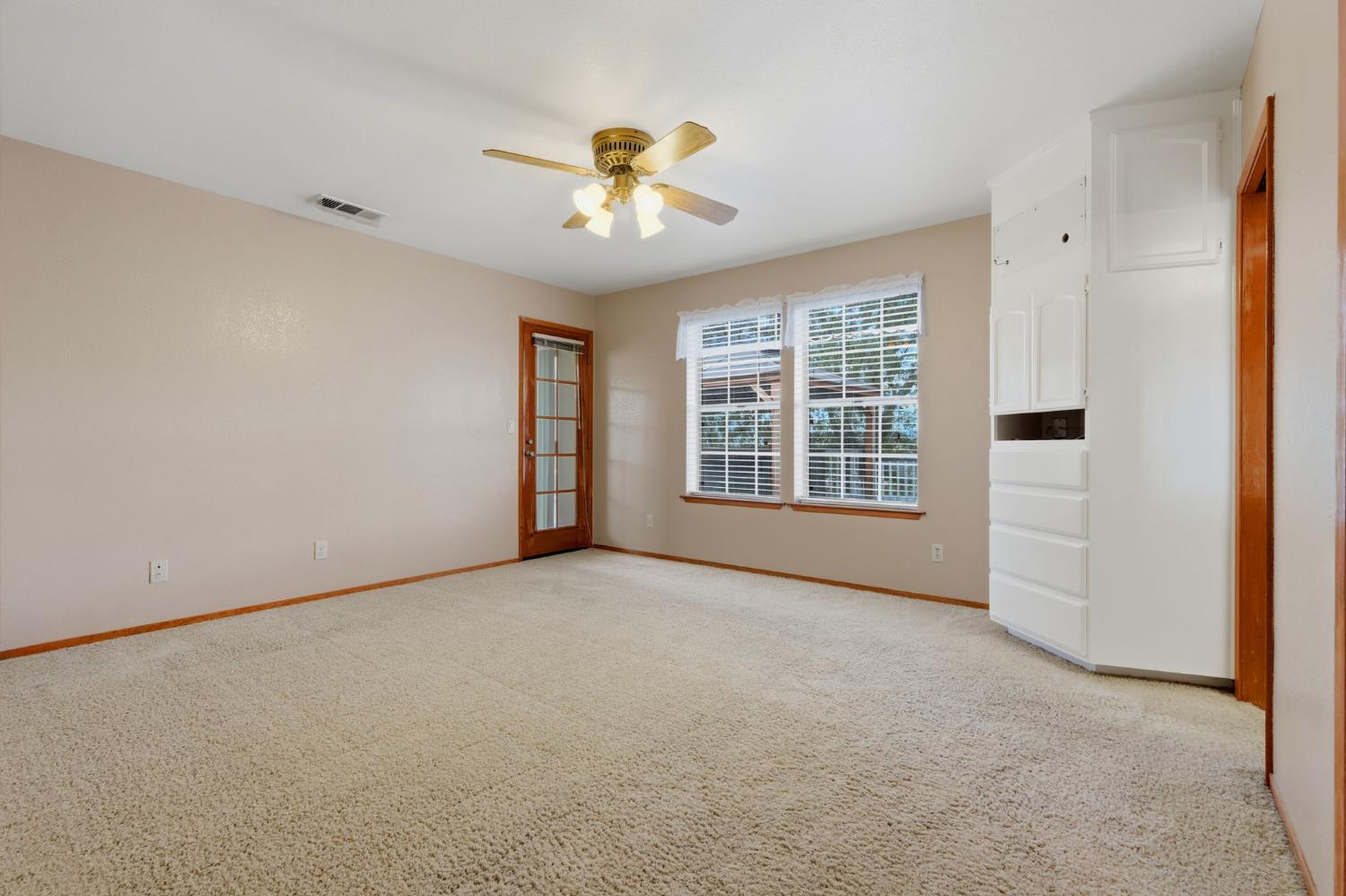 40872 Big Oak Flat Rd N, Oakhurst, CA 93644