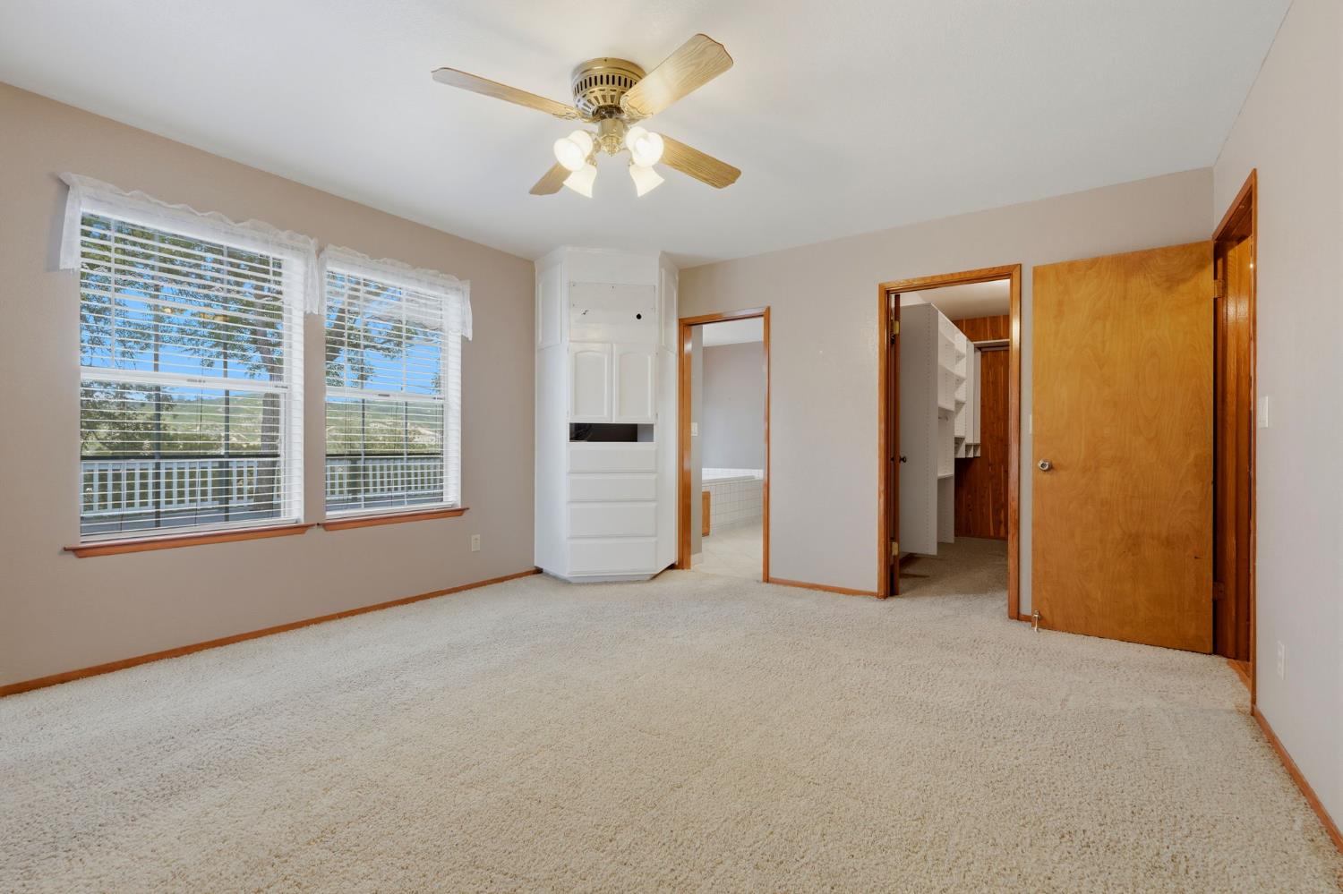 40872 Big Oak Flat Rd N, Oakhurst, CA 93644