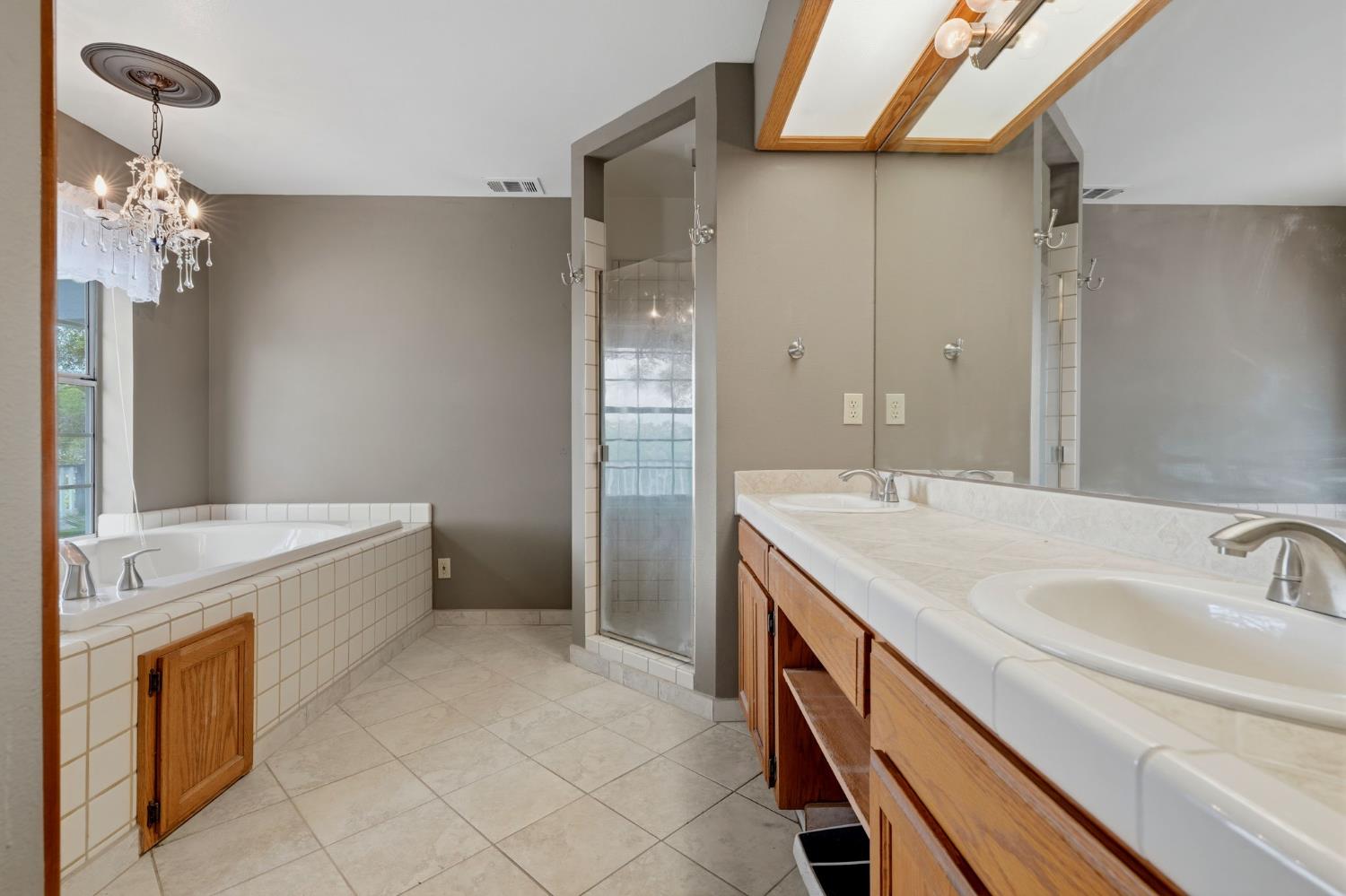 40872 Big Oak Flat Rd N, Oakhurst, CA 93644