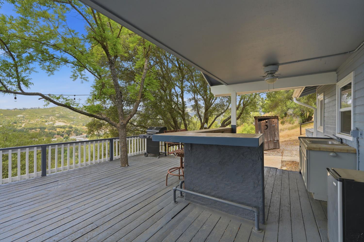 40872 Big Oak Flat Rd N, Oakhurst, CA 93644