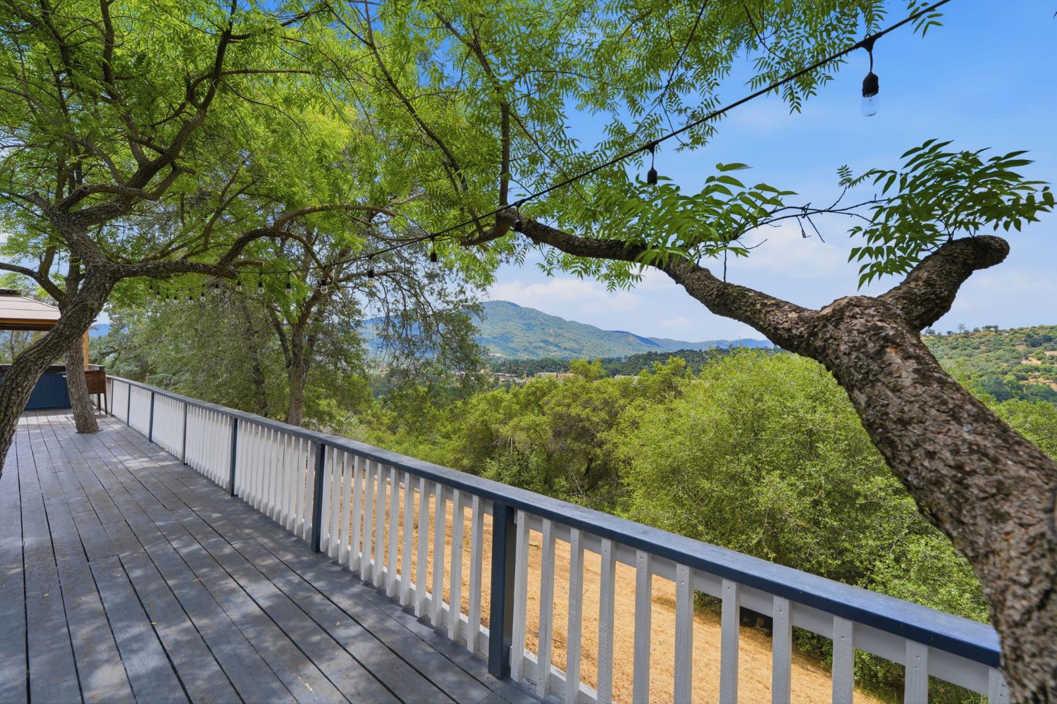 40872 Big Oak Flat Rd N, Oakhurst, CA 93644