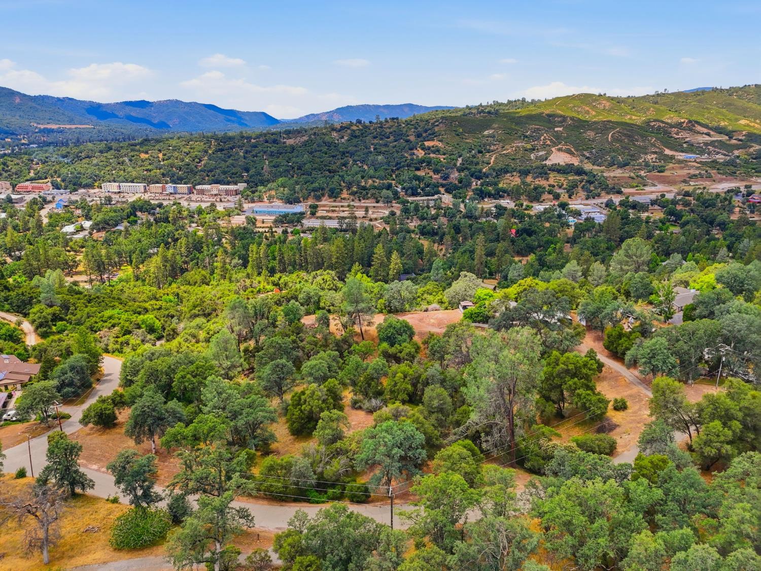 40872 Big Oak Flat Rd N, Oakhurst, CA 93644