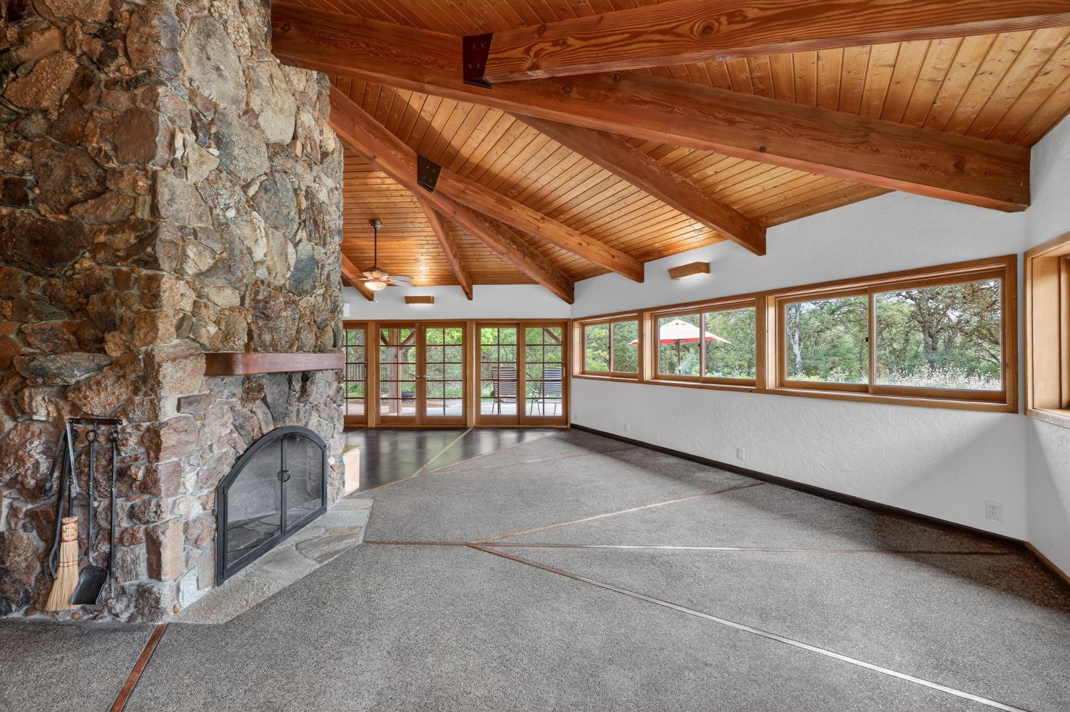 32115 Rock Hill Ln, Auberry, CA 93602