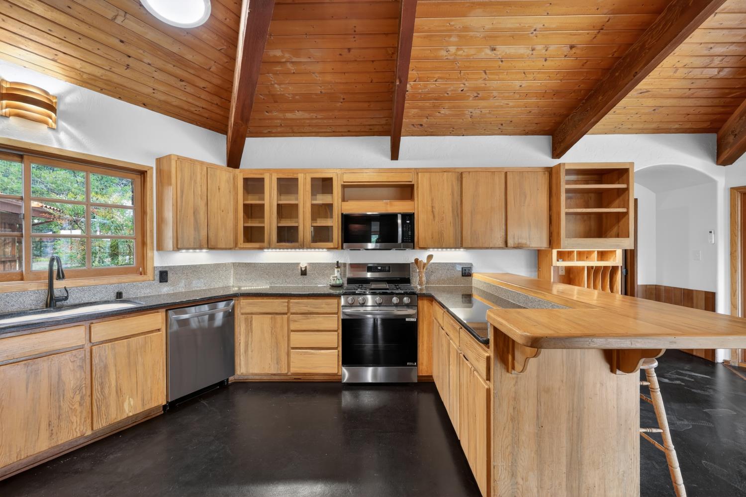 32115 Rock Hill Ln, Auberry, CA 93602
