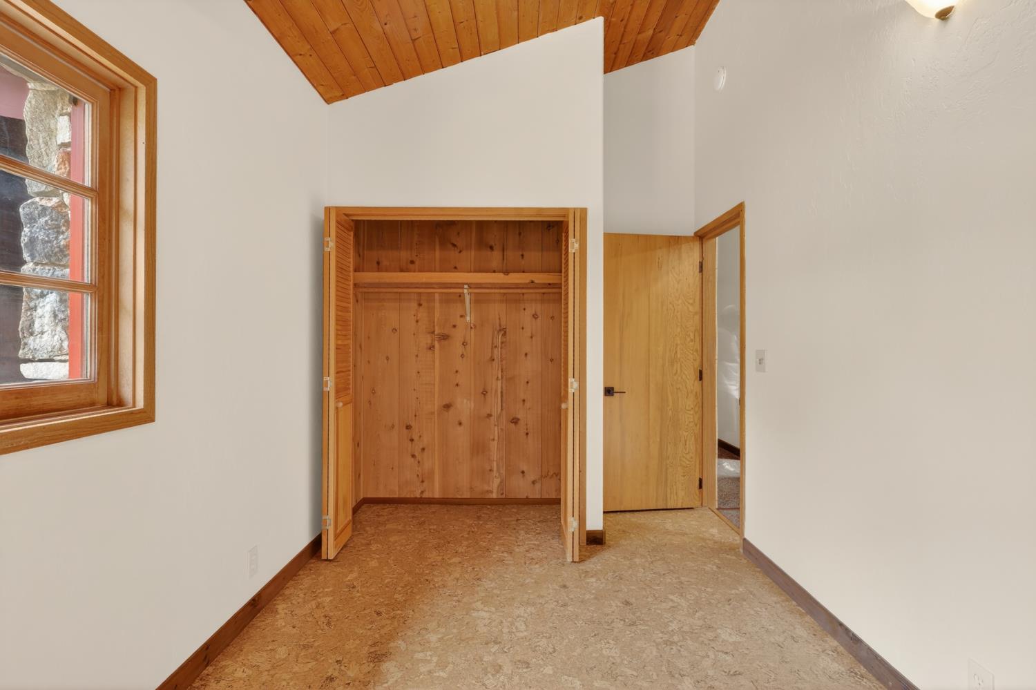 32115 Rock Hill Ln, Auberry, CA 93602