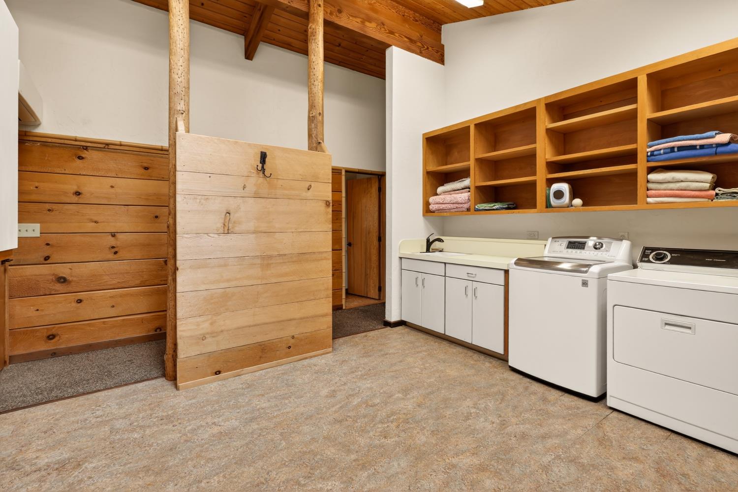 32115 Rock Hill Ln, Auberry, CA 93602