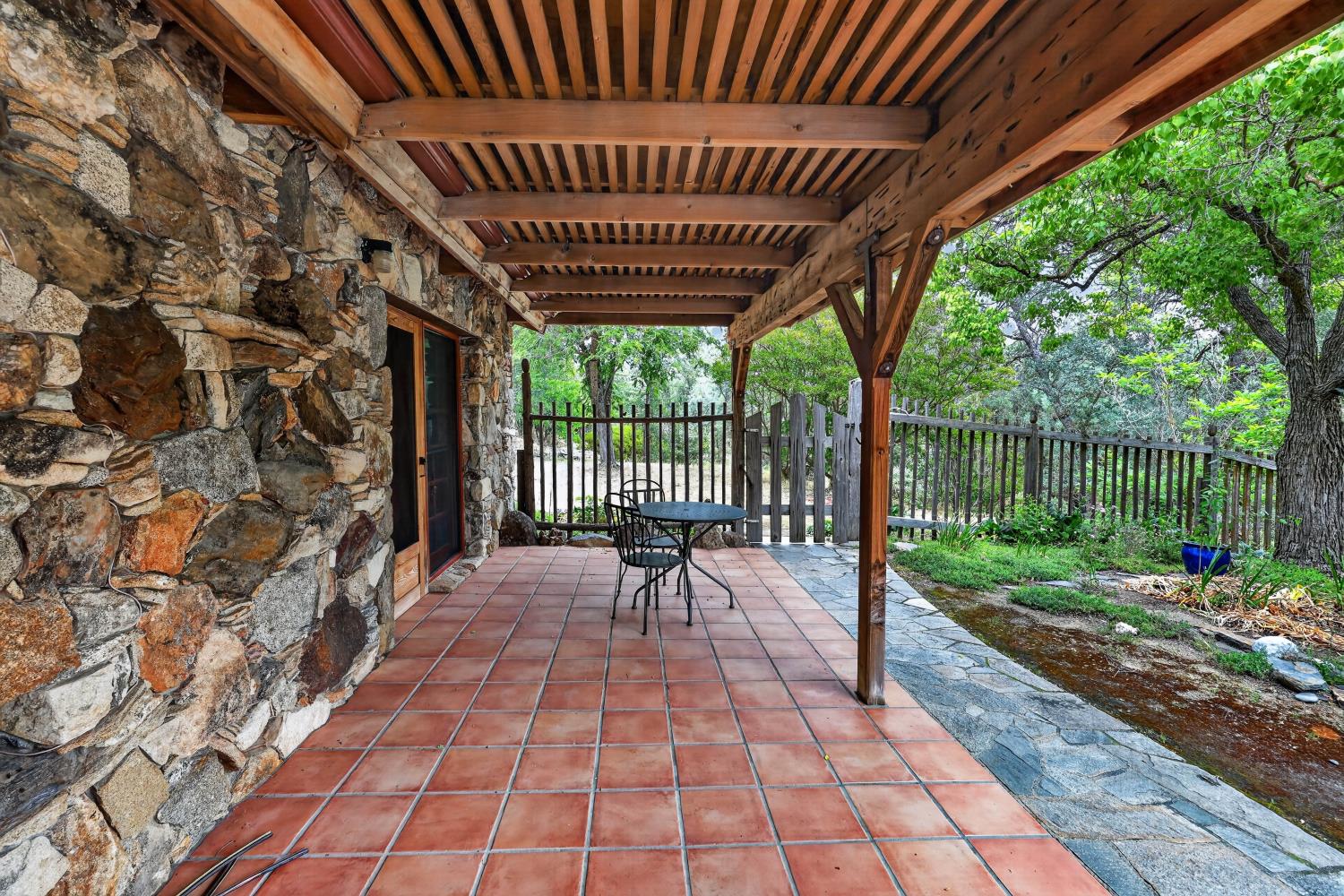 32115 Rock Hill Ln, Auberry, CA 93602