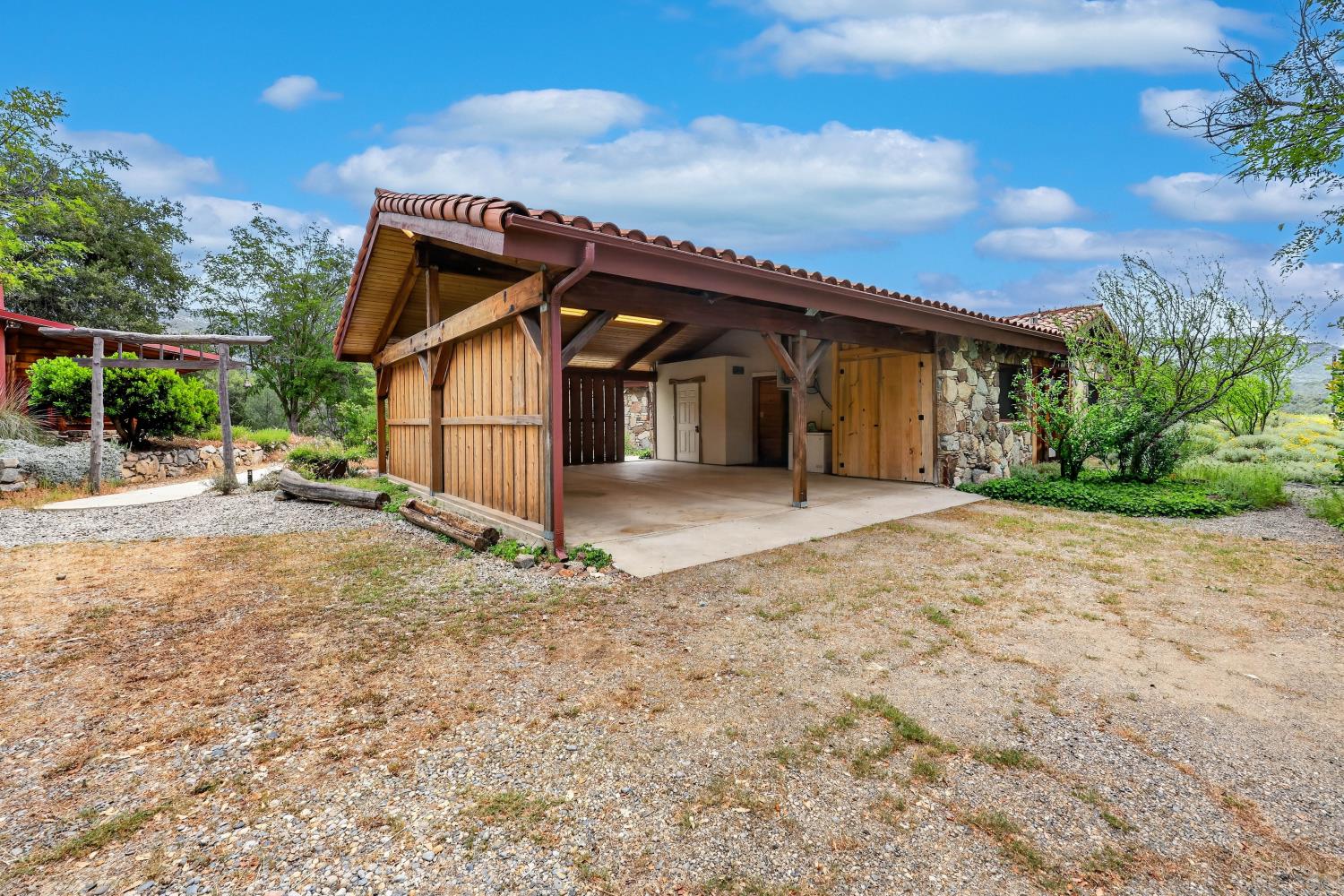 32115 Rock Hill Ln, Auberry, CA 93602