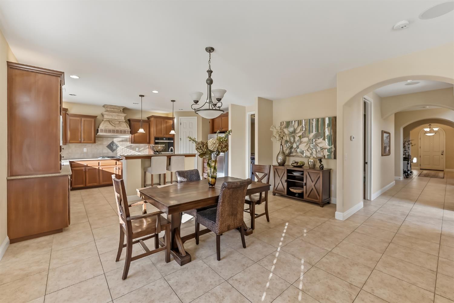 5673 N Sycamore Ave, Fresno, CA 93723