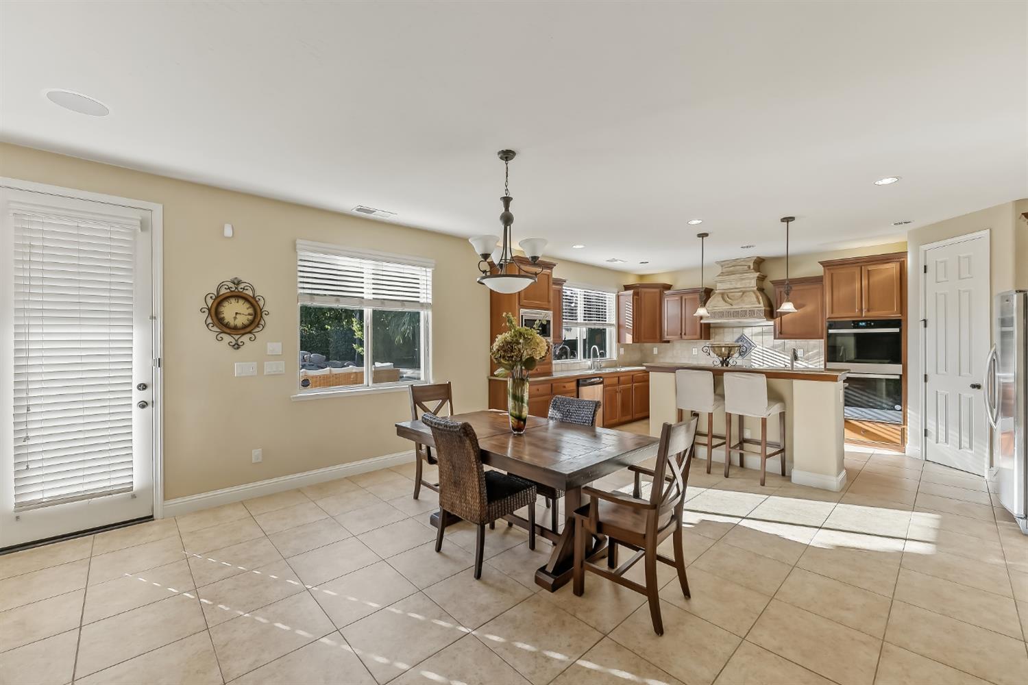 5673 N Sycamore Ave, Fresno, CA 93723
