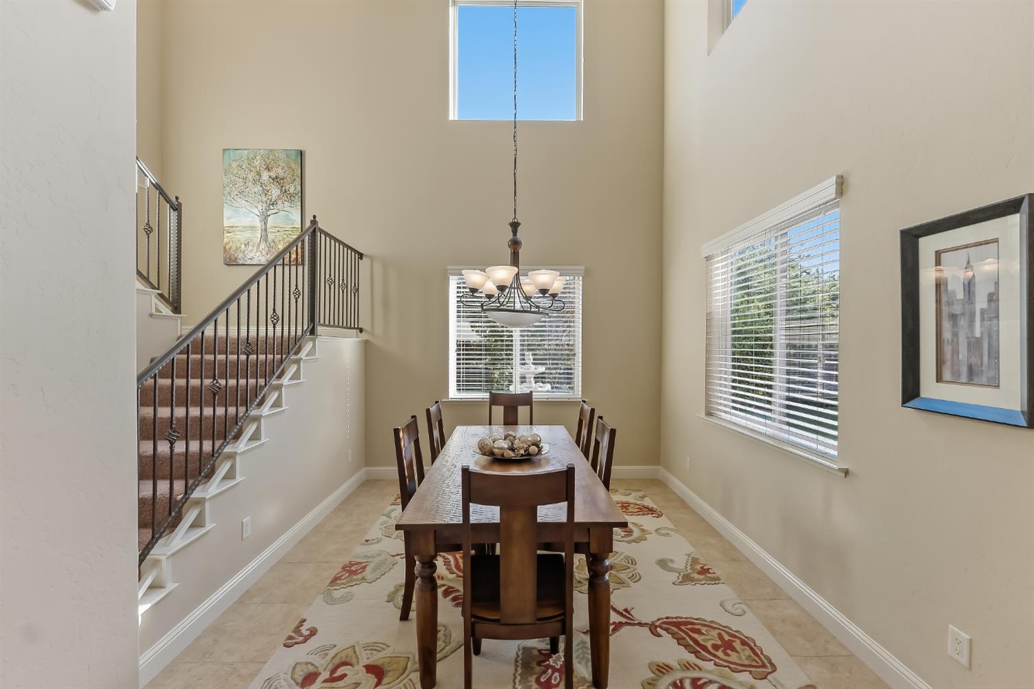5673 N Sycamore Ave, Fresno, CA 93723
