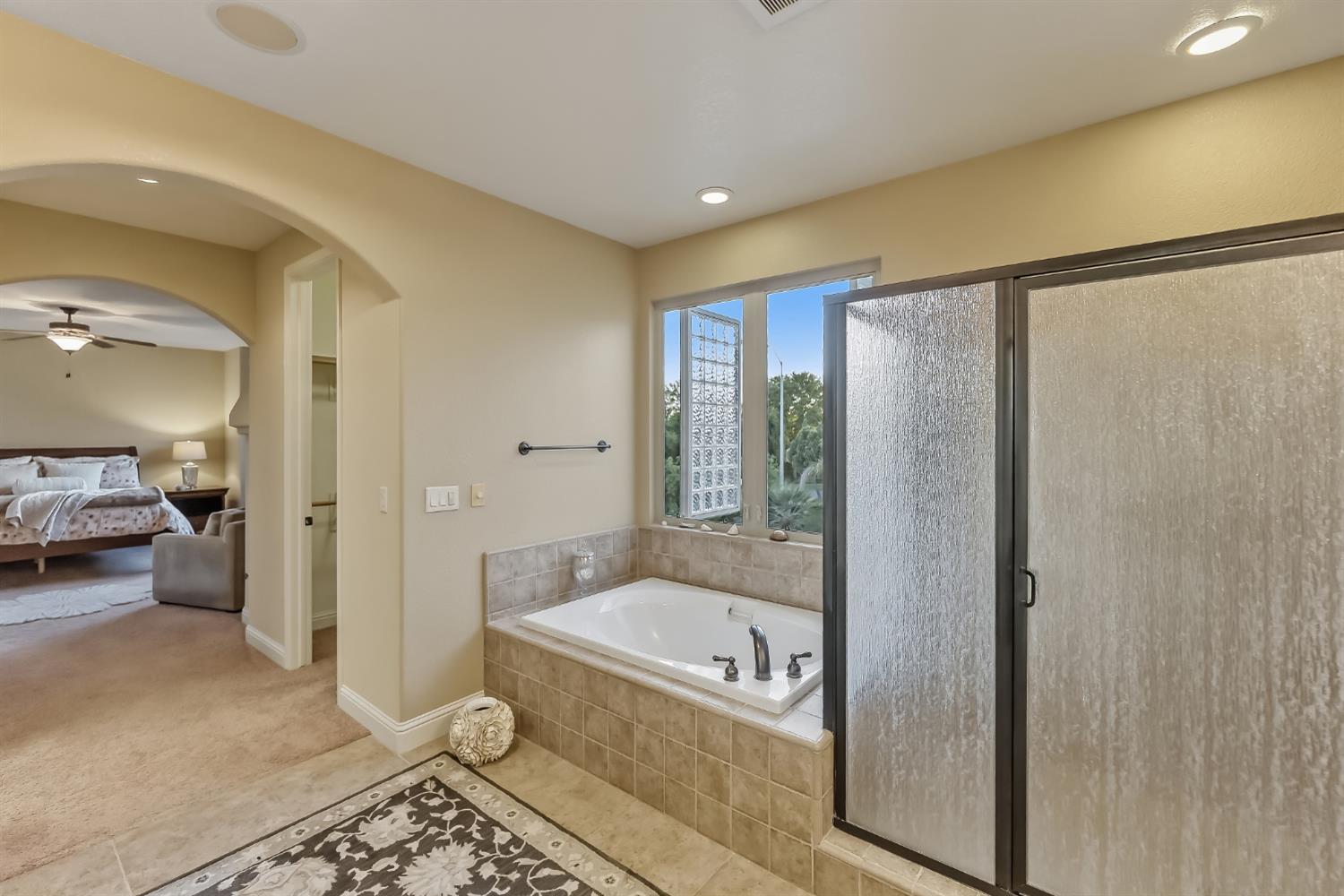 5673 N Sycamore Ave, Fresno, CA 93723
