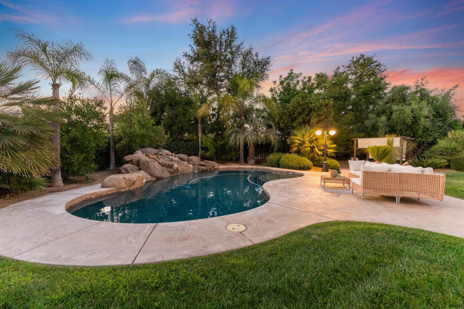 5673 N Sycamore Ave, Fresno, CA 93723