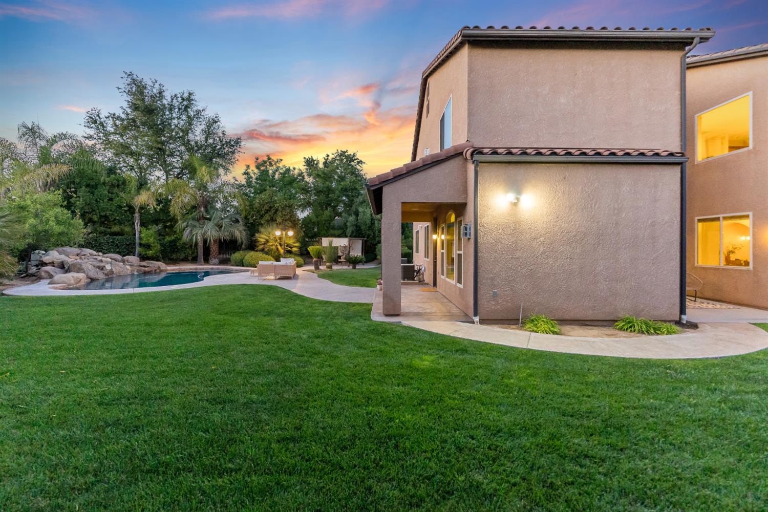 5673 N Sycamore Ave, Fresno, CA 93723
