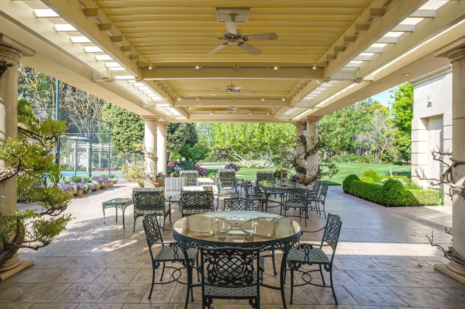 5811 N Forkner Ave, Fresno, CA 93711