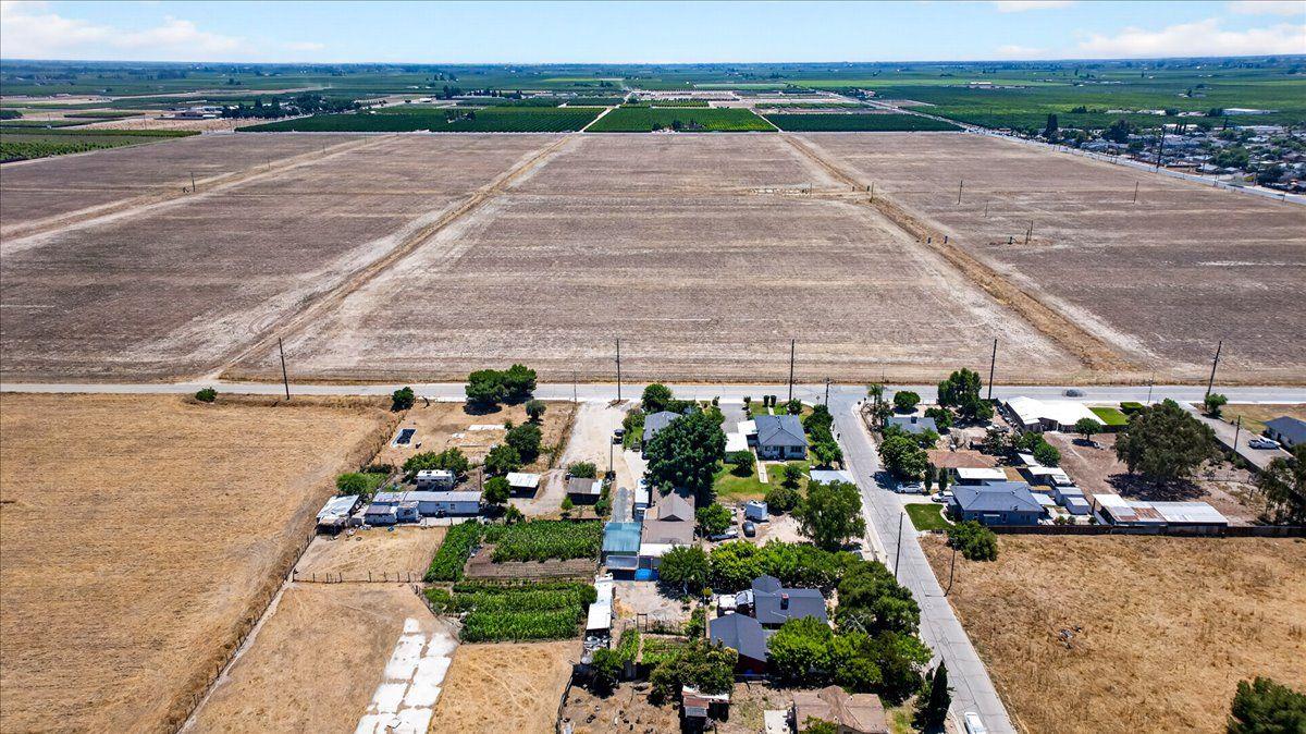 15204 E Parlier Ave, Parlier, CA 93648