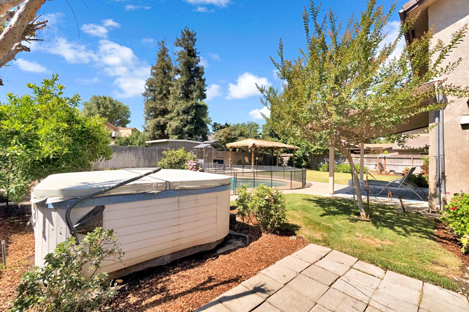 1742 Cromwell Ave, Clovis, CA 93611
