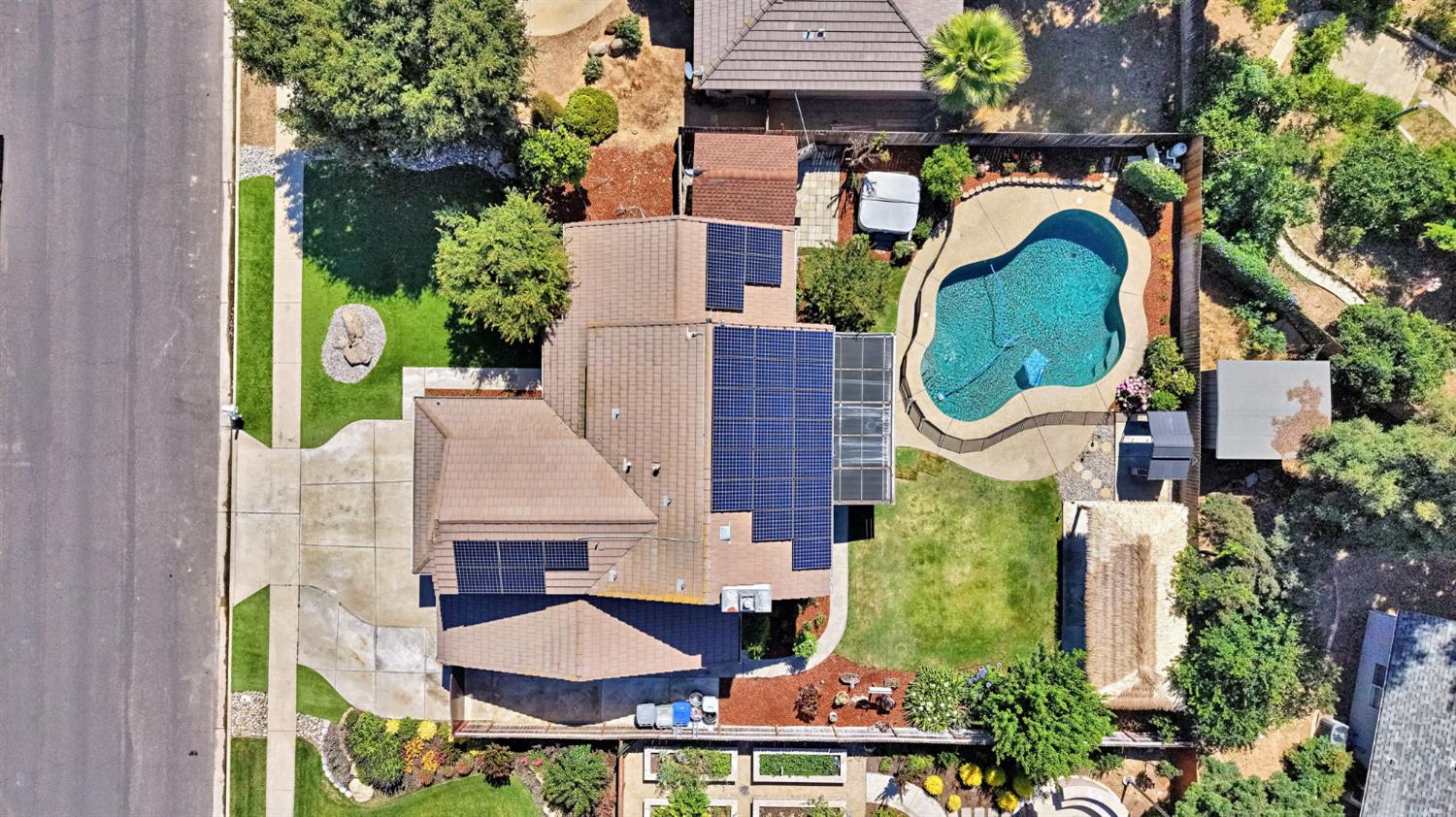 1742 Cromwell Ave, Clovis, CA 93611