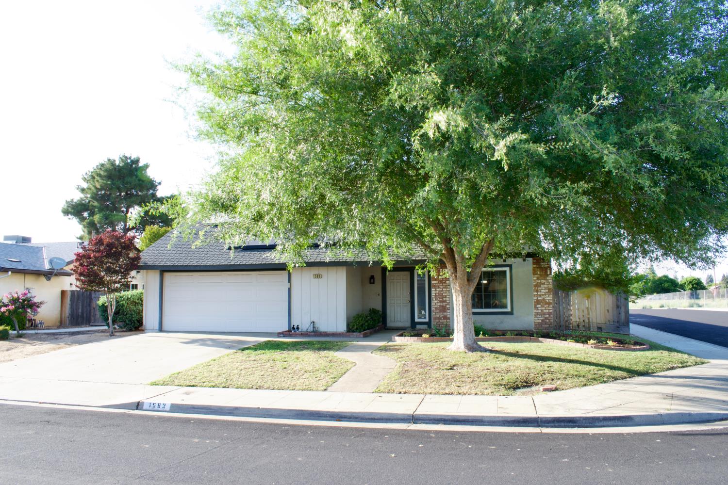 1583 Celeste Ave, Clovis, CA 93611