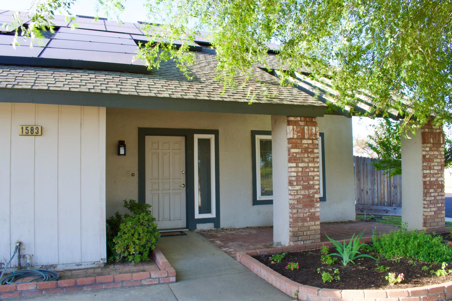 1583 Celeste Ave, Clovis, CA 93611