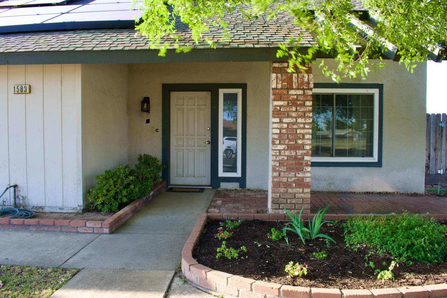 1583 Celeste Ave, Clovis, CA 93611