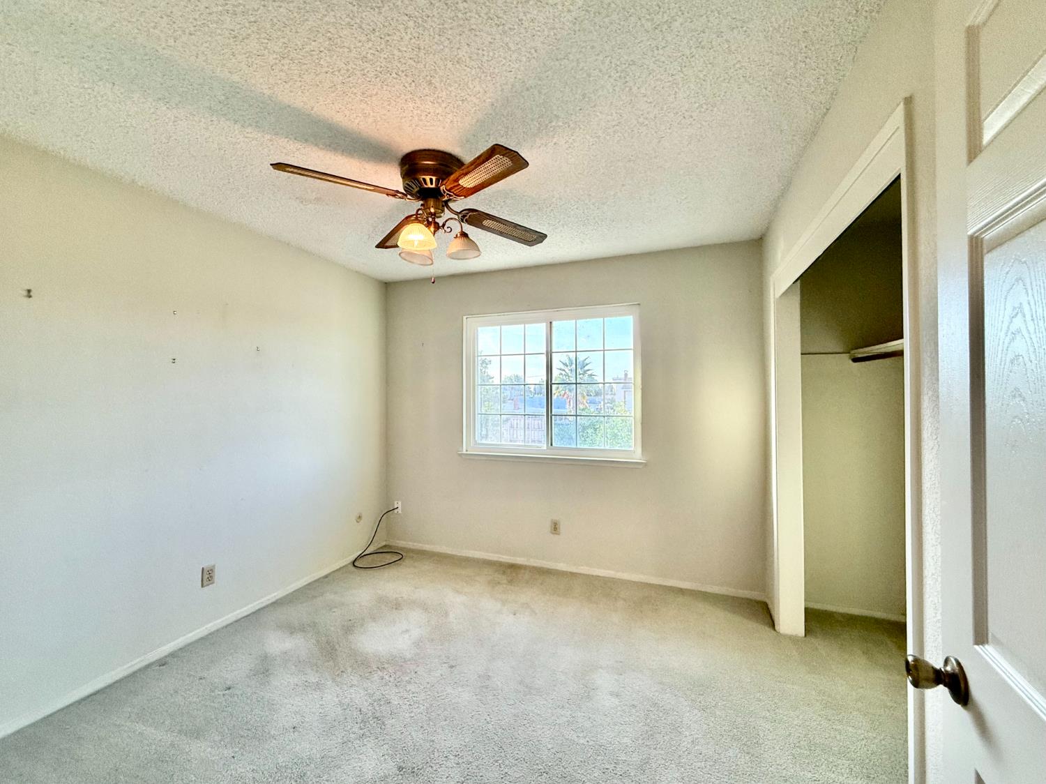 1583 Celeste Ave, Clovis, CA 93611