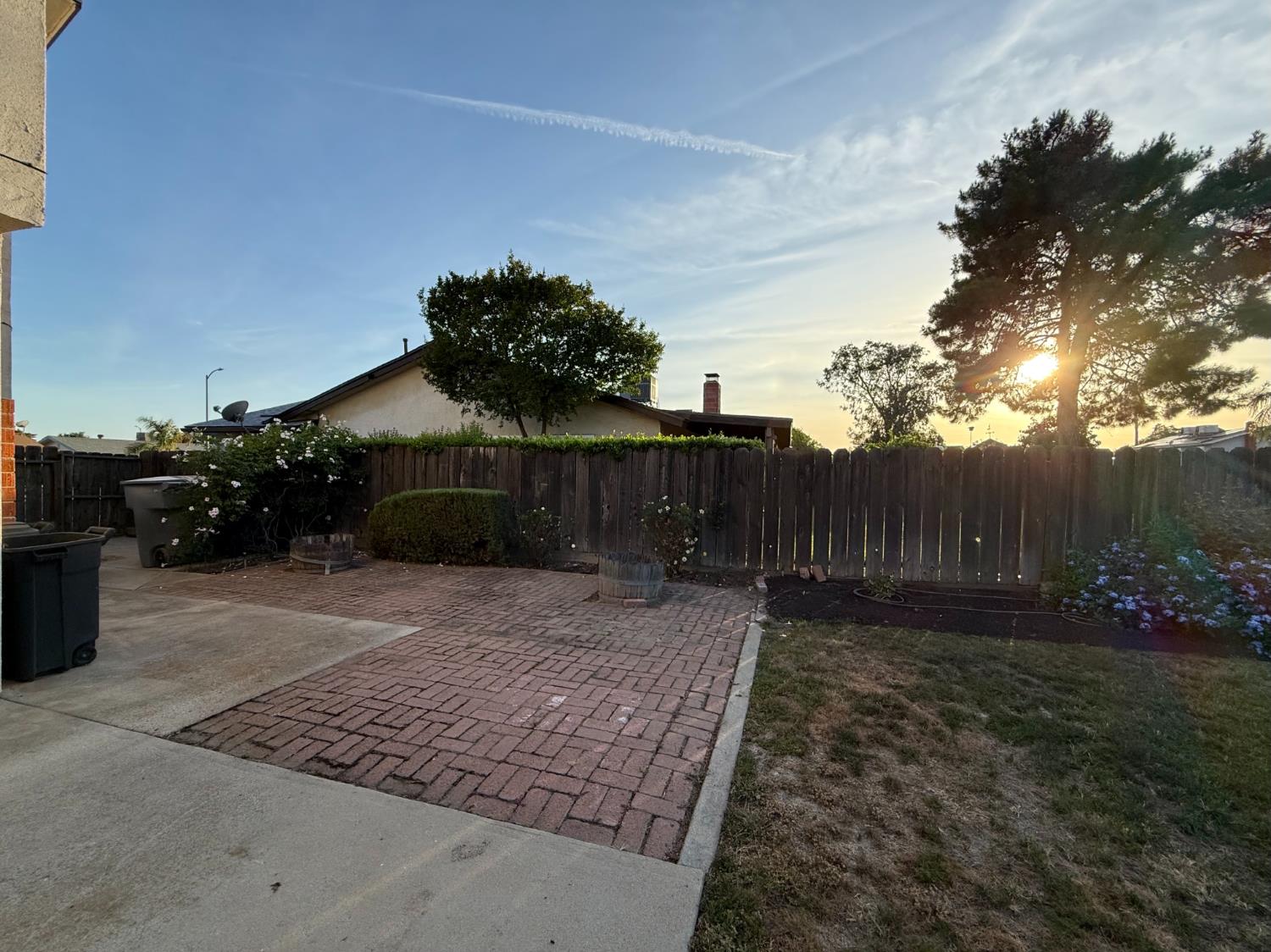 1583 Celeste Ave, Clovis, CA 93611