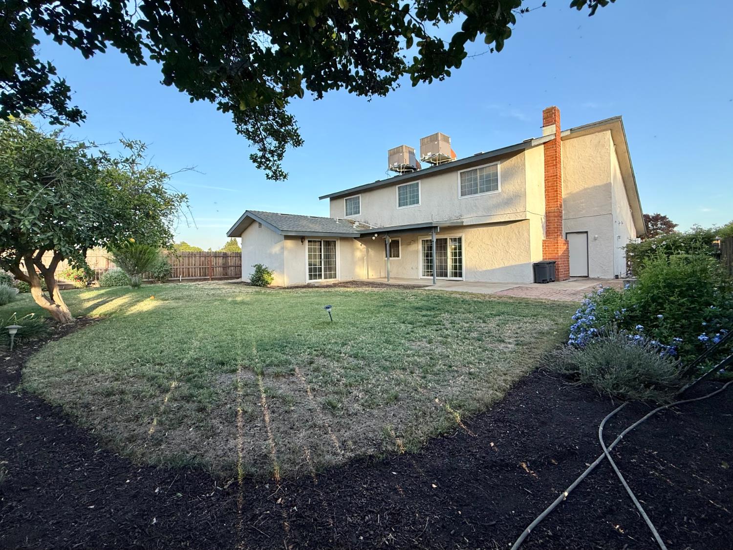 1583 Celeste Ave, Clovis, CA 93611