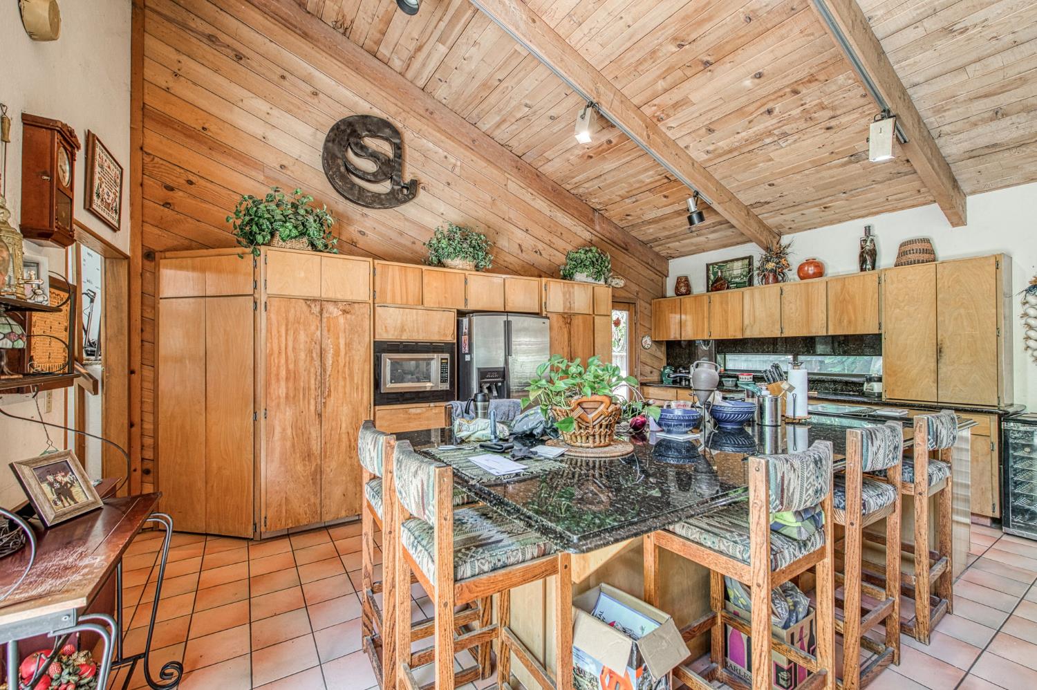45 Wilderness Dr, Sanger, CA 93657