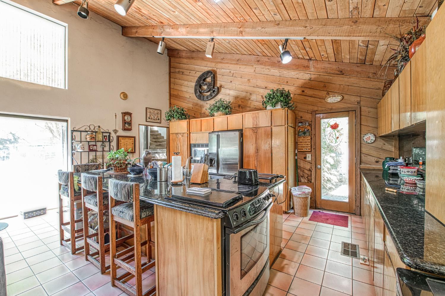 45 Wilderness Dr, Sanger, CA 93657