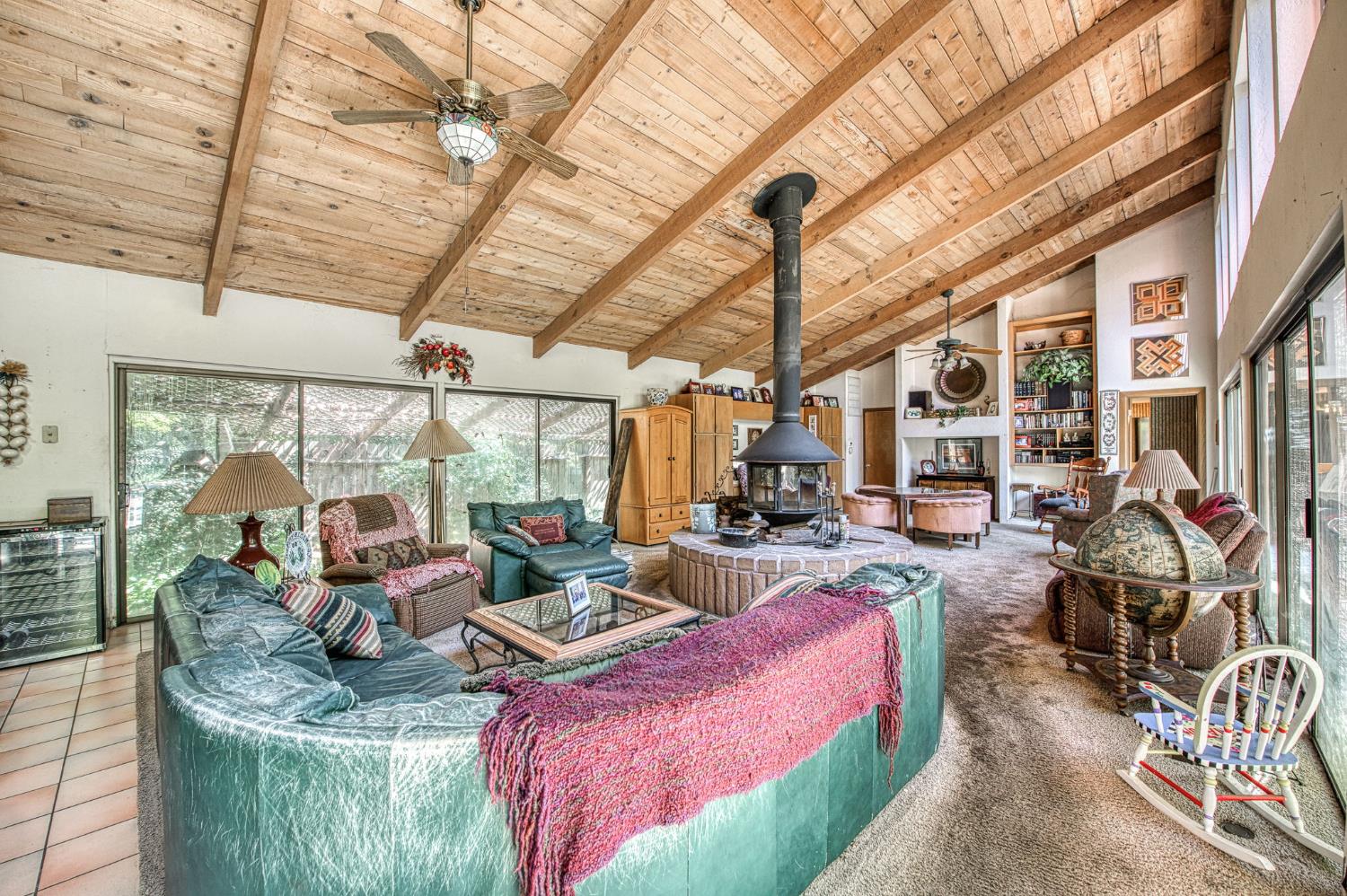 45 Wilderness Dr, Sanger, CA 93657
