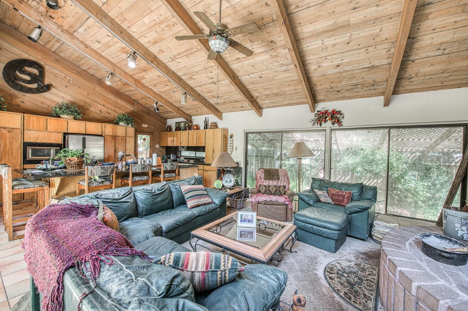 45 Wilderness Dr, Sanger, CA 93657
