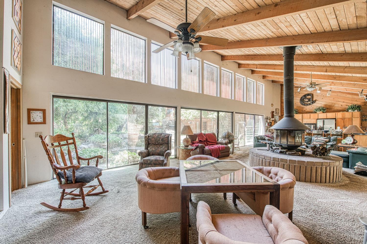 45 Wilderness Dr, Sanger, CA 93657
