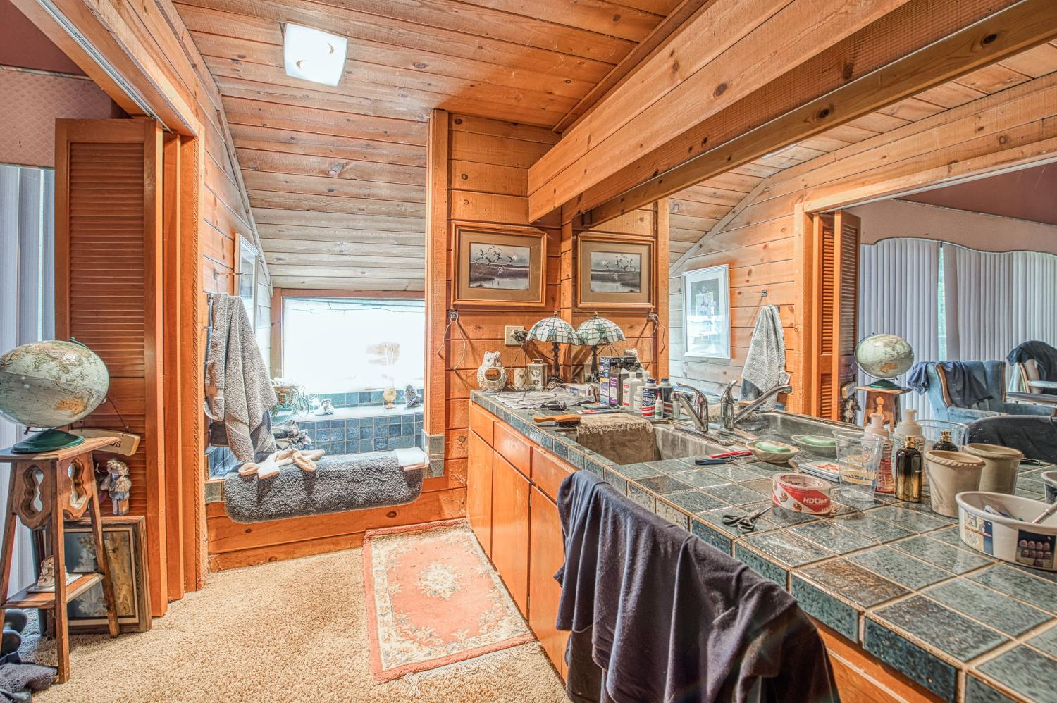 45 Wilderness Dr, Sanger, CA 93657