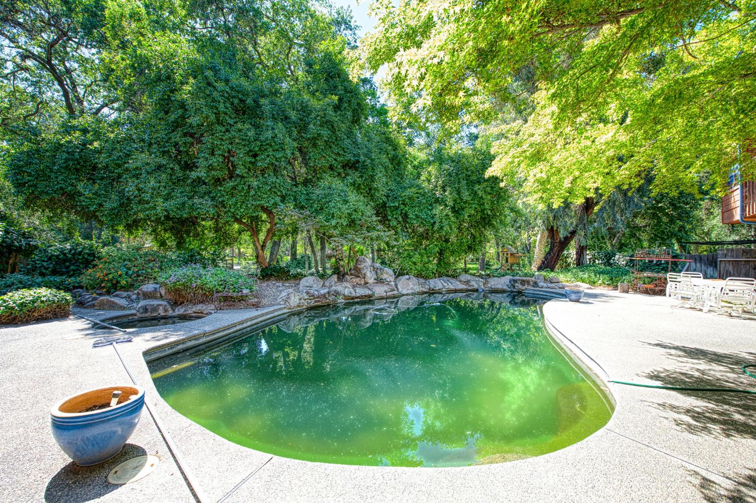 45 Wilderness Dr, Sanger, CA 93657