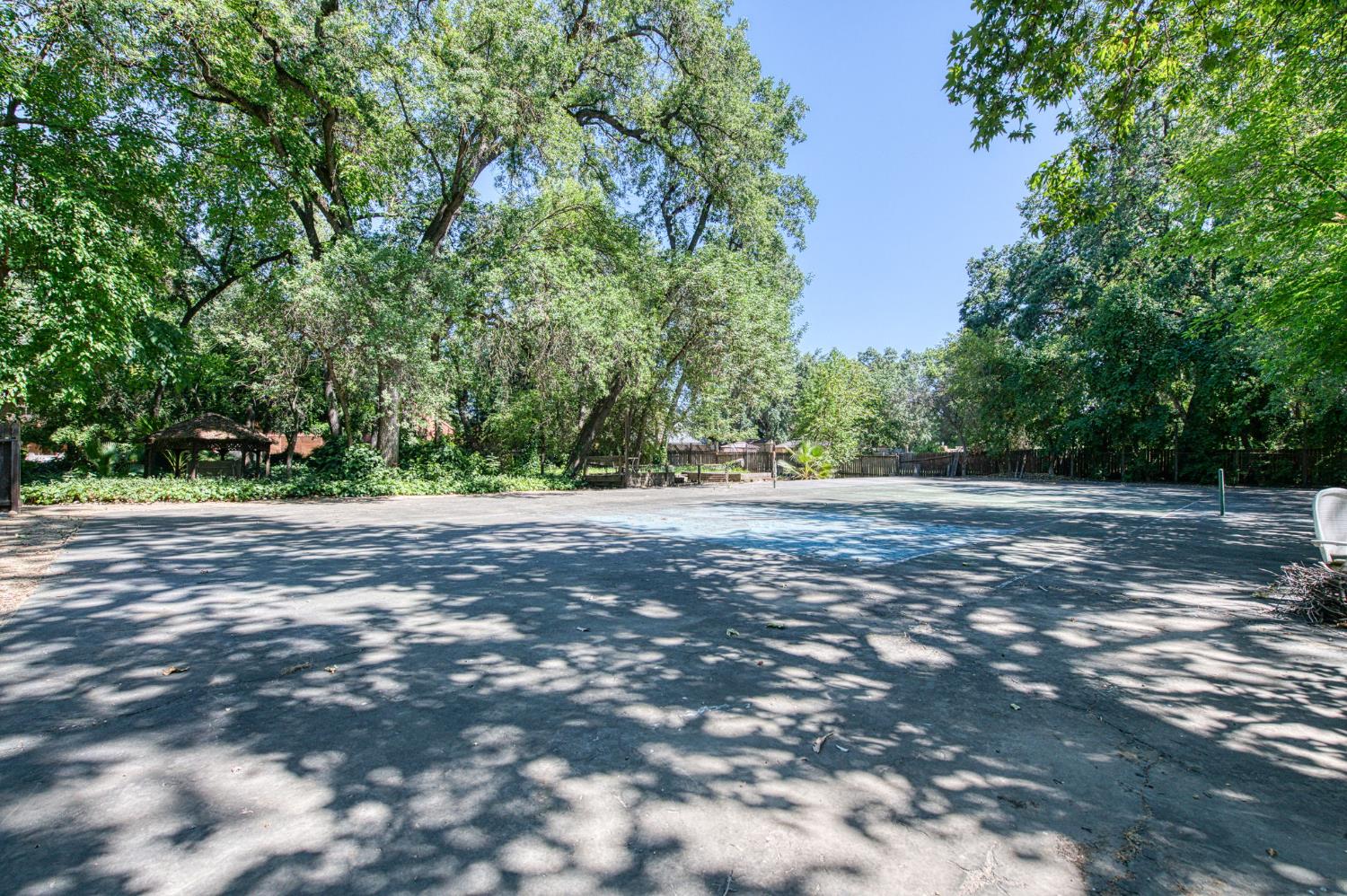45 Wilderness Dr, Sanger, CA 93657