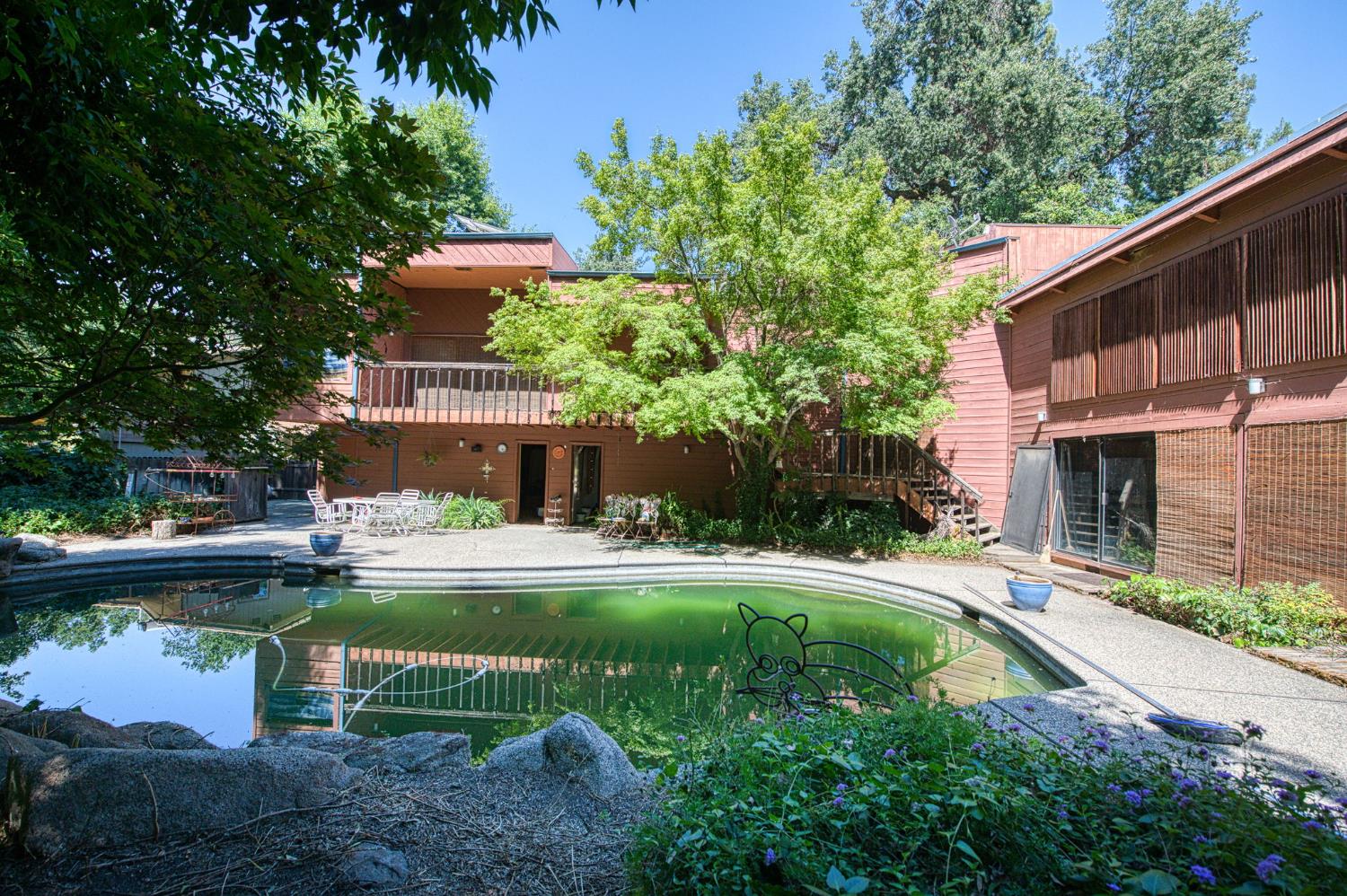 45 Wilderness Dr, Sanger, CA 93657