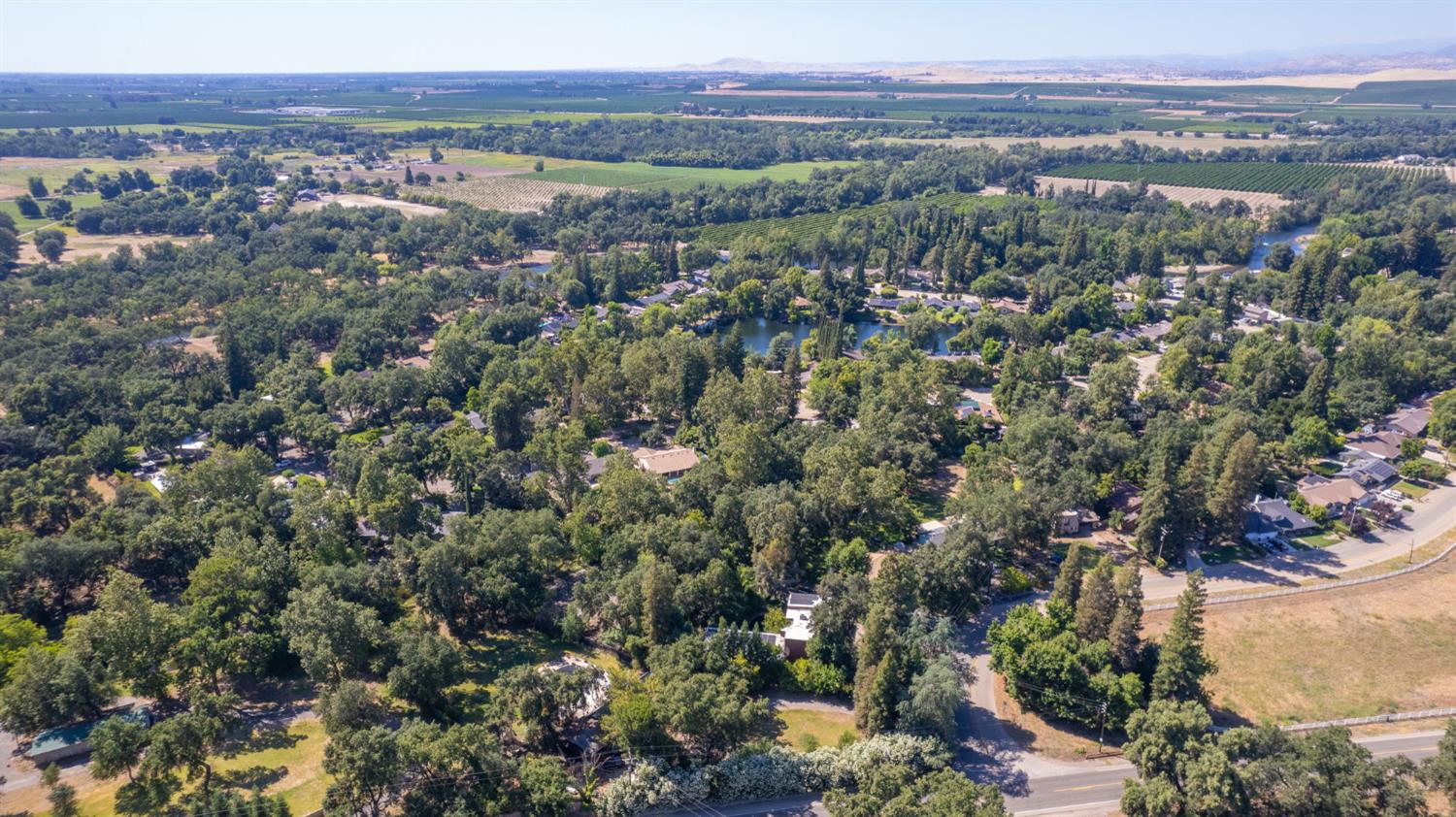 45 Wilderness Dr, Sanger, CA 93657
