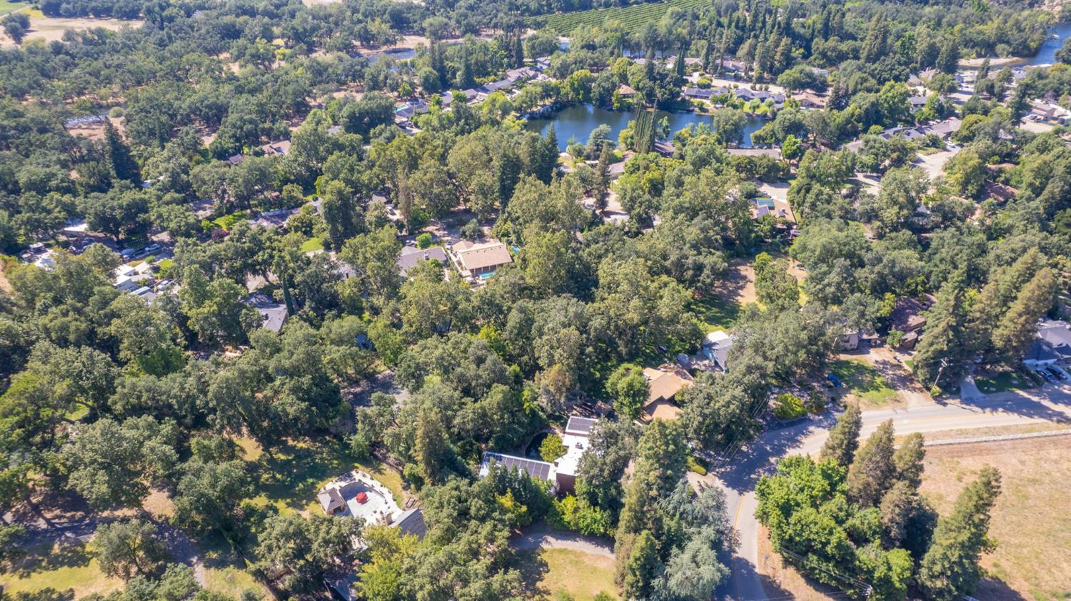 45 Wilderness Dr, Sanger, CA 93657