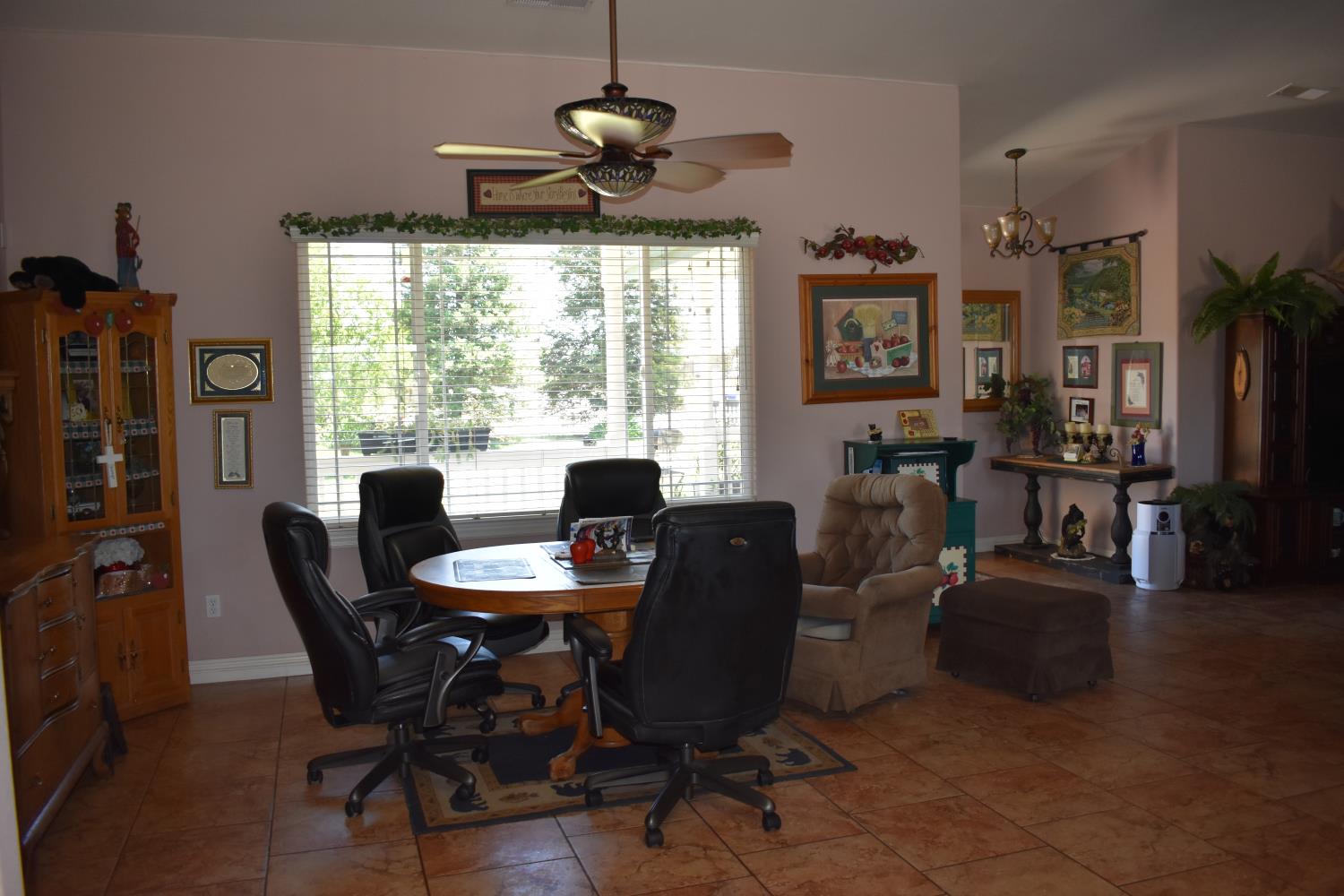 16398 Anaconda Rd, Madera, CA 93636