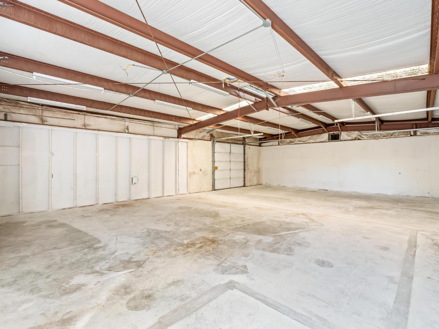 8552 Cairo Ave, Laton, CA 93242
